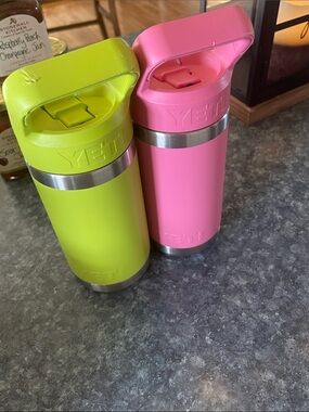 Yeti Lime Green and Pink Rambler Tumblers Duo
Missing straw in pink yeti